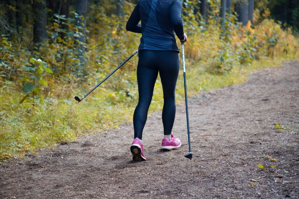Nordic walking: niezwykle relaksująca aktywność fizyczna z wieloma korzyściami zdrowotnymi
